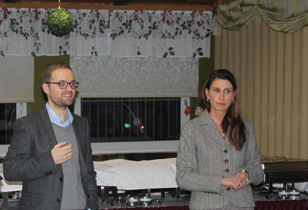 Mario Daum, Vorsitzender des SPD Stadtverbands, stellte Nicole Zor, die designierte Kandidatin zur Landratswahl, vor.